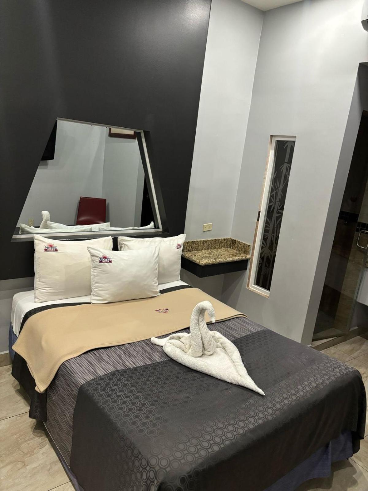 Hotel Diaz ติฮัวนา ภายนอก รูปภาพ